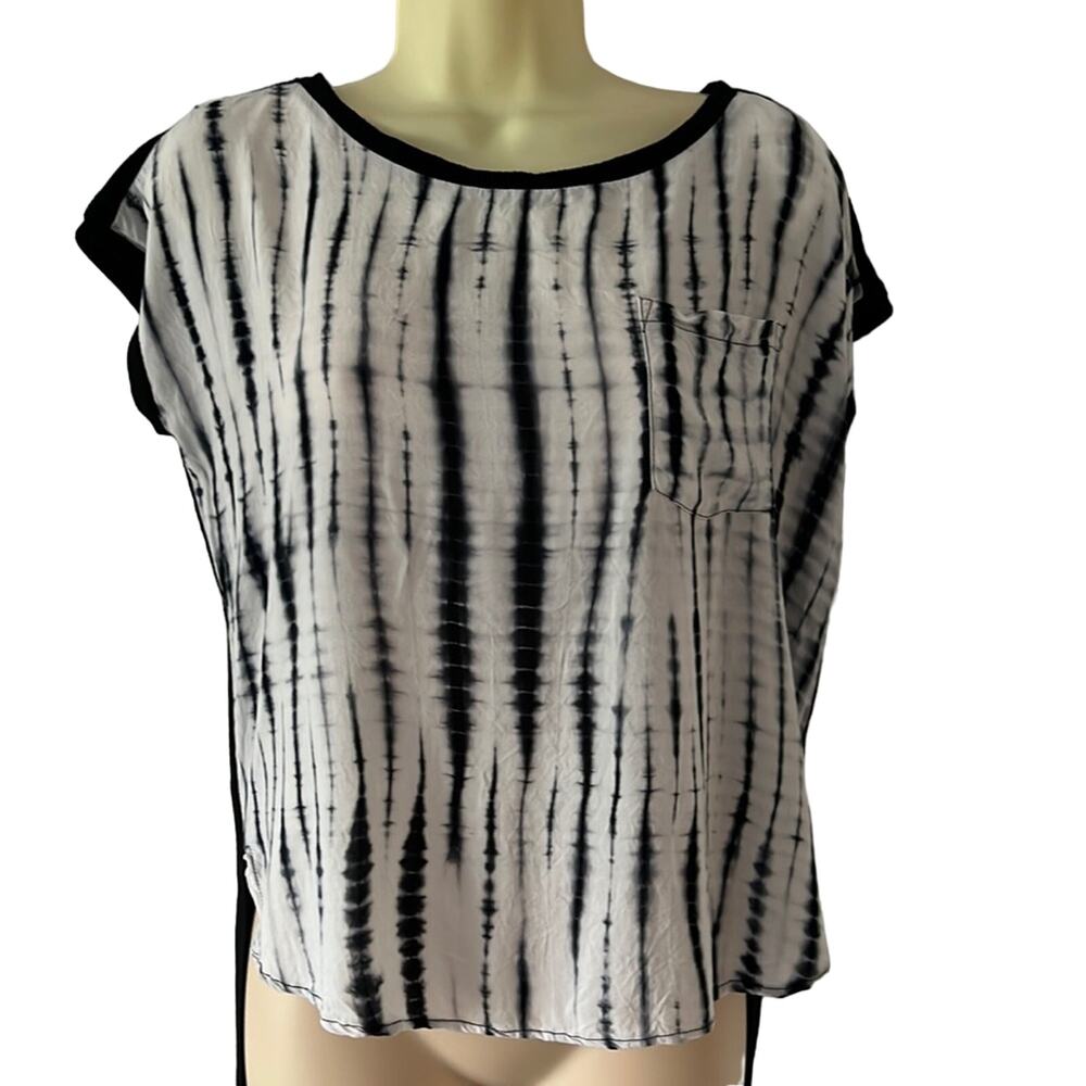Double Zero S Black & White Batik Front Top